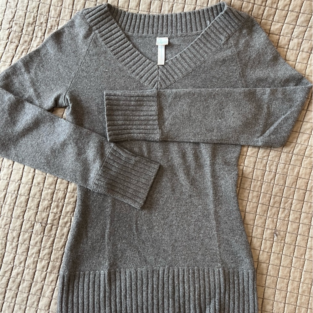 Bloomingdale’s Aqua 100% cashmere v-neck sweater S